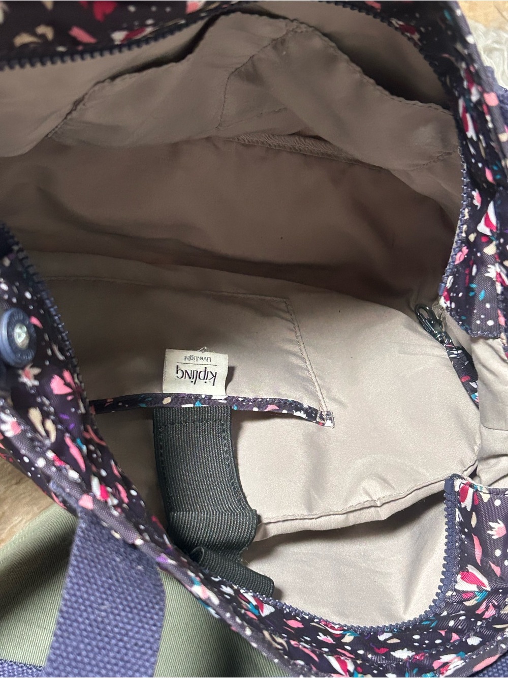Kipling Lizabeth Crossbody Laptop Bag in Floral Gardenia - Picture 7 of 11